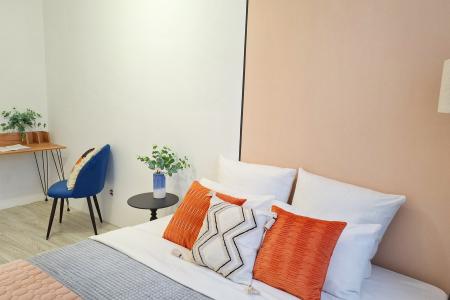 2х.комнатная.  Вид на Уральские горы