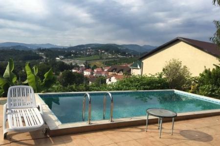 Сдается  коттедж с бассейном на Бытхе