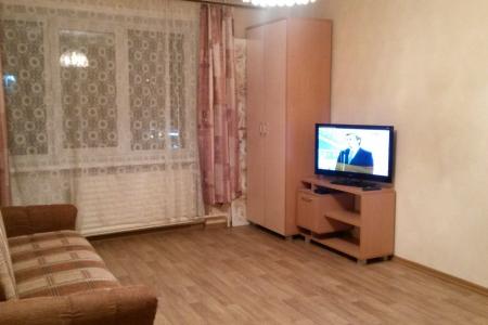 Однокомнатная квартира посуточно в самом центре. Очень чисто!